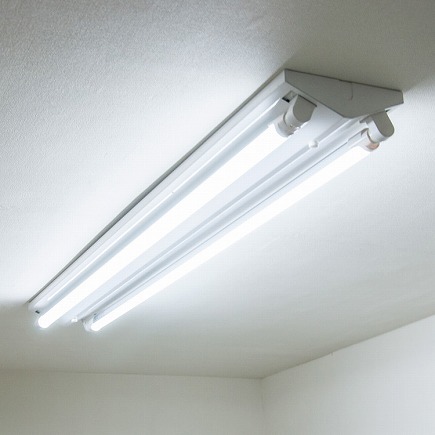 車庫の蛍光灯を・・LEDに変更しました！｜趣味の部屋・・・DIY