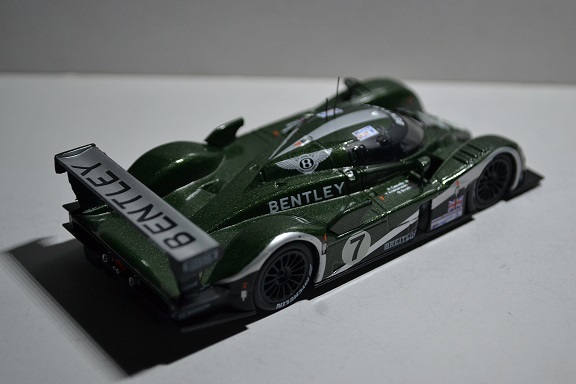 Bentley Speed 8 Winner Le Mans 2003-1:43 Spark Hachette Model Car 12 