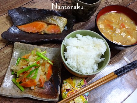NANTONAKU　１２－２２　最近はちゃんとお味噌汁を作ってます　1