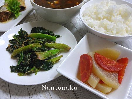 NANTONAKU　０１－２６　深夜の２時に軽く　白い１００均食器で晩御飯　2