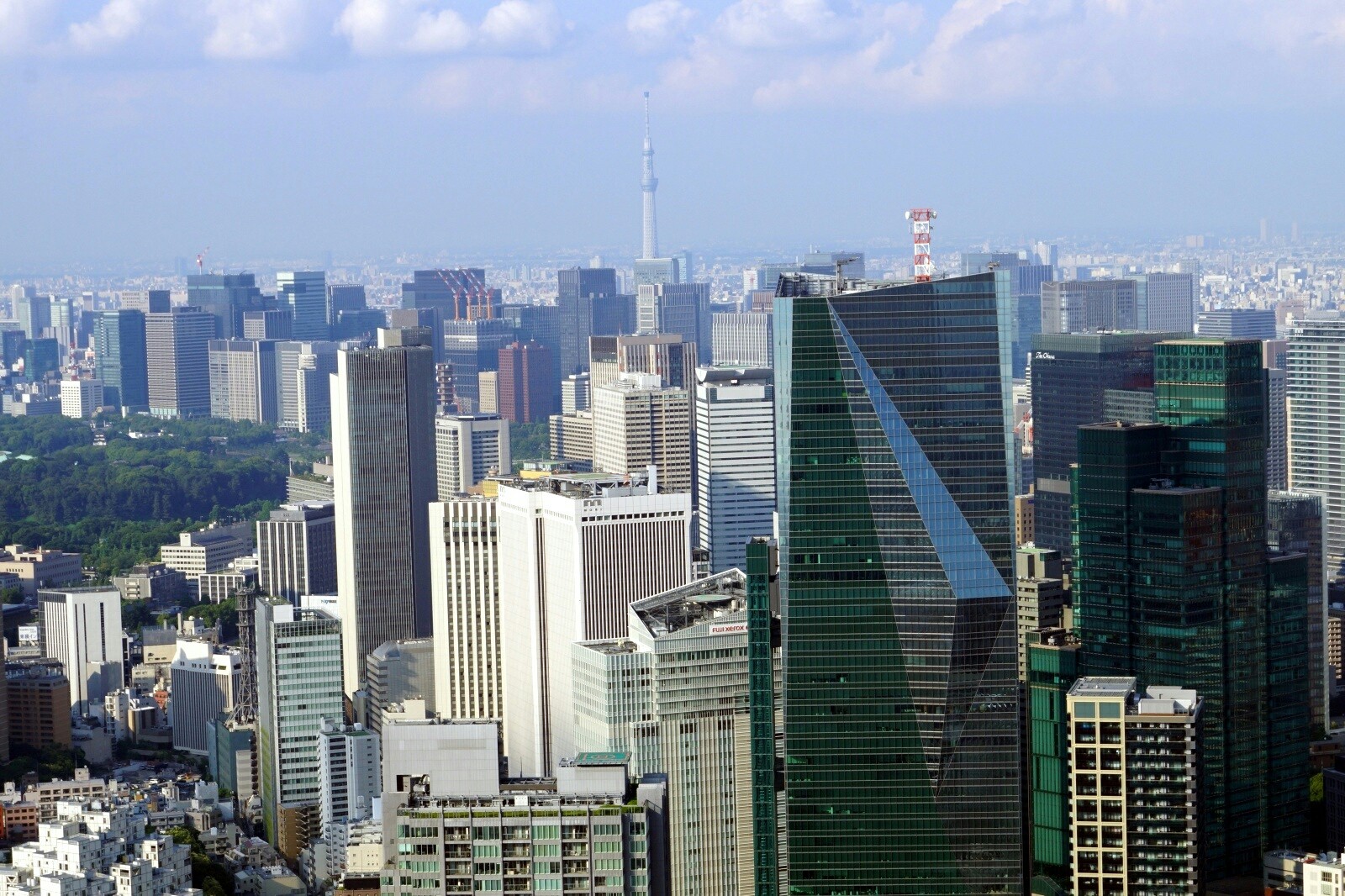 六本木ヒルズ展望台 東京シティビュー スカイデッキ から見た東京都心の超高層ビル群 風景写真