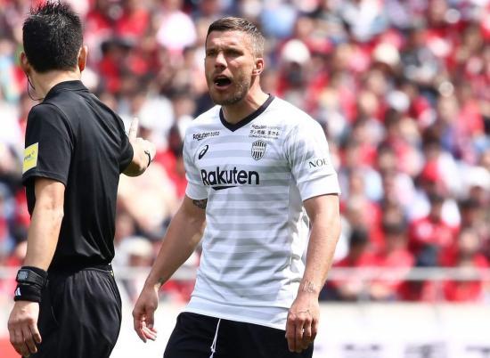Podolski calls one of ball boys a son of a bitch in German