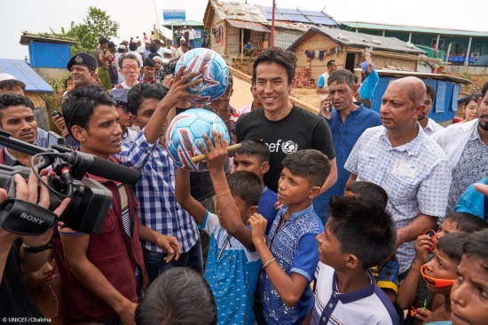 UNICEF Japan Ambassador Makoto Hasebe in the refugee camps in Bangladesh
